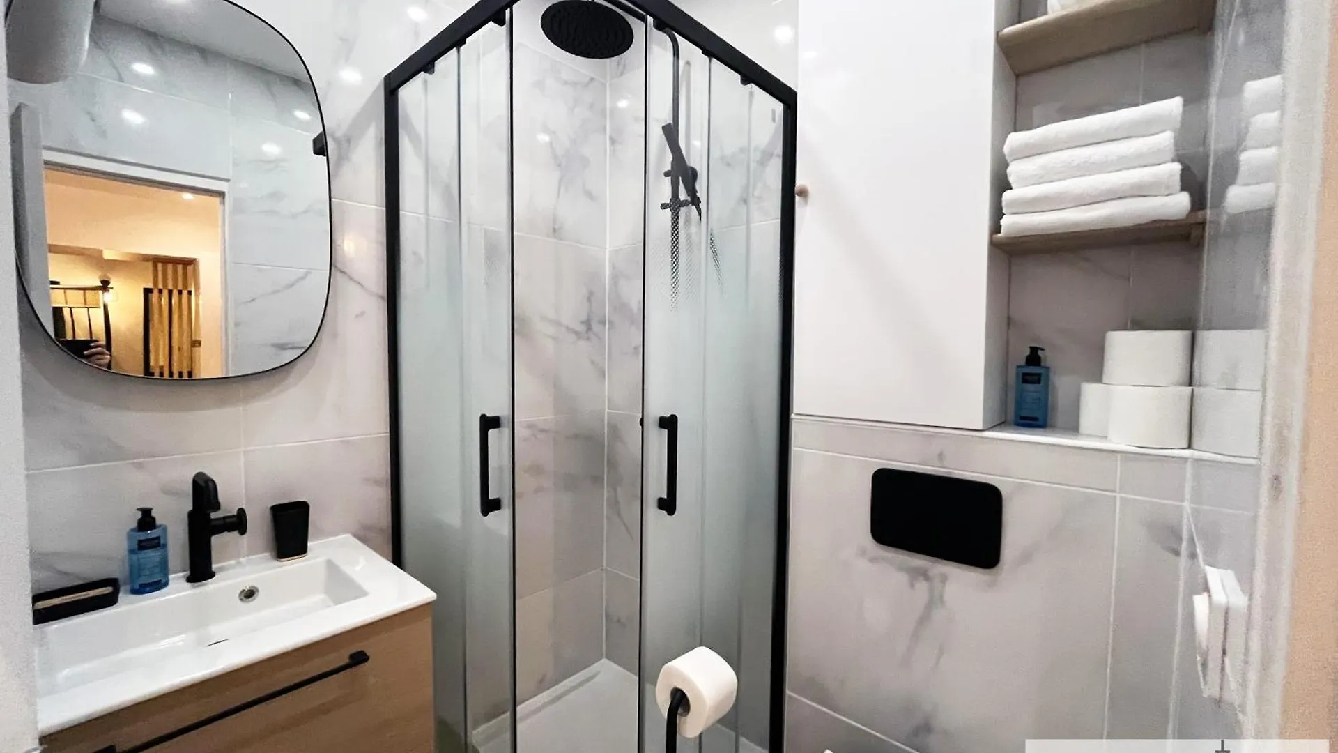 Urban Flat 178 - Cosy Chic 2 Bedroom Flat In Paris 0*,  France