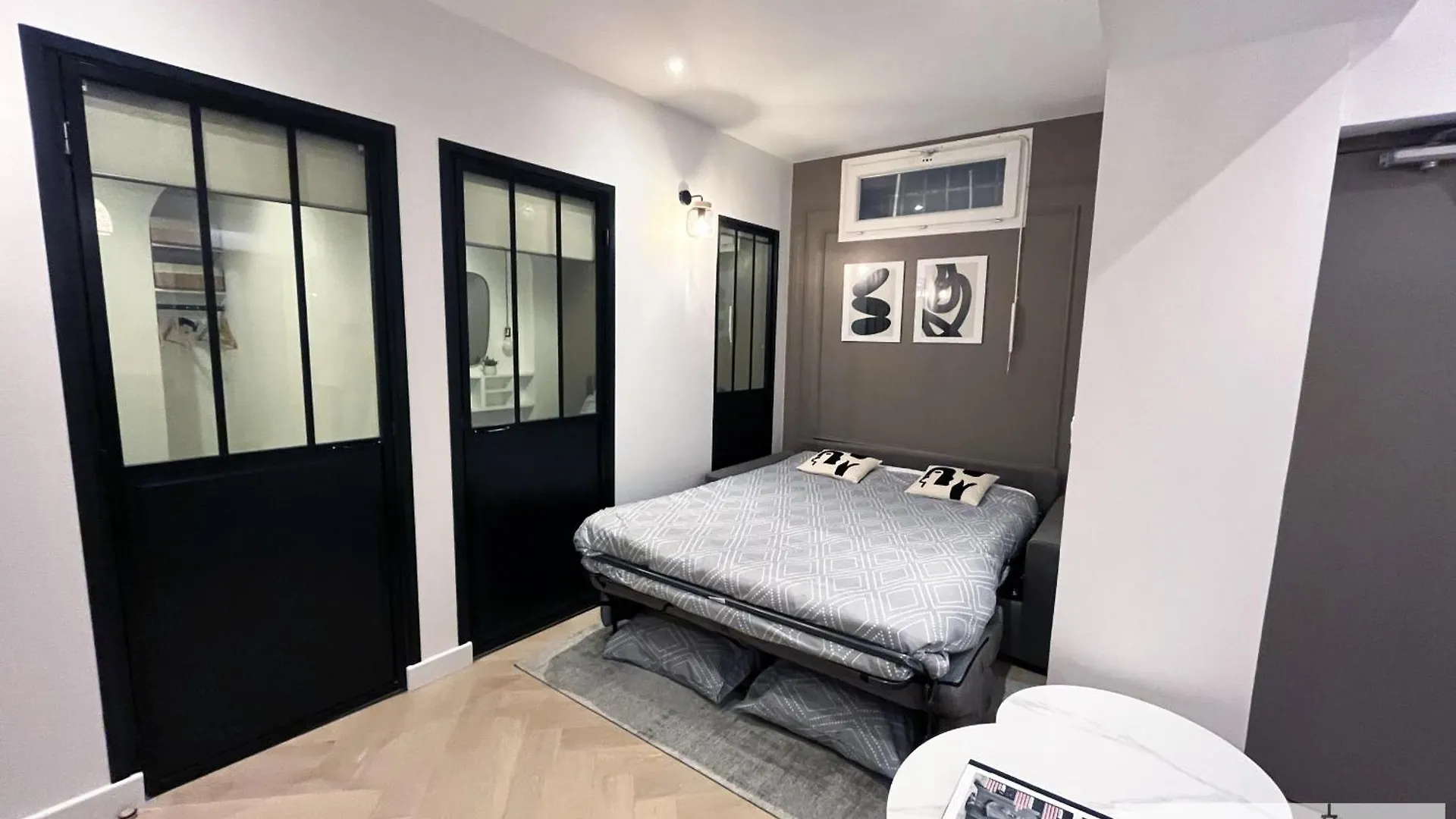 Urban Flat 178 - Cosy Chic 2 Bedroom Flat In Paris 0*,