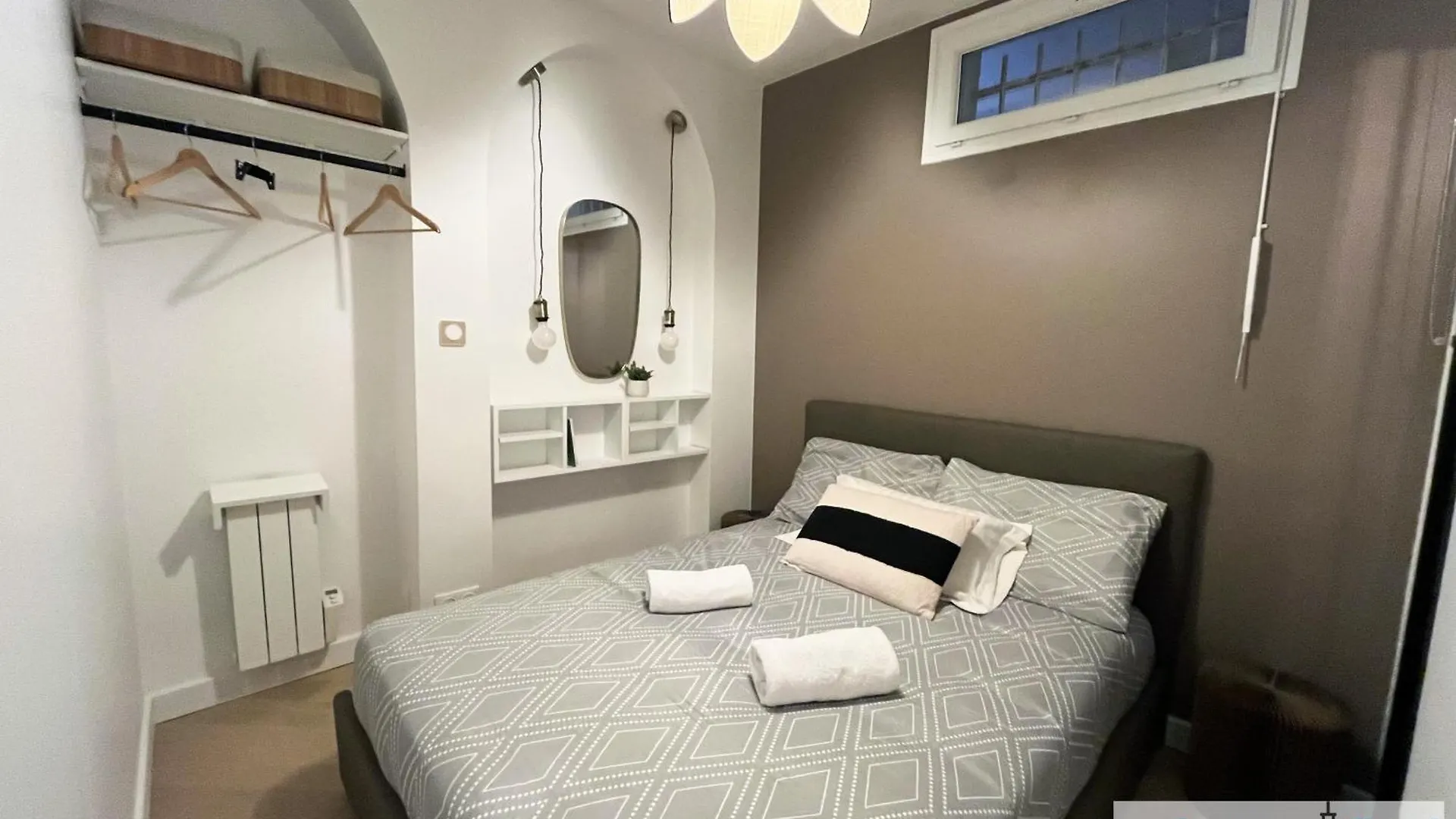 Apartment Urban Flat 178 - Cosy Chic 2 Bedroom Flat In Paris France